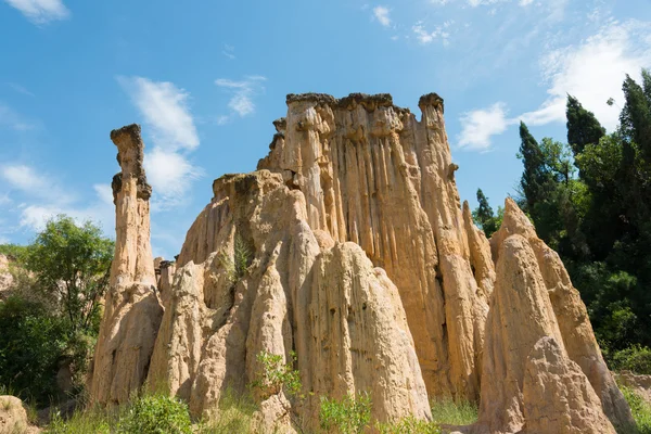 SICHUAN, CINA - 14 SET 2014: Huanglian Earth Forest. un famoso paesaggio a Xichang, Sichuan, Cina . — Foto Stock