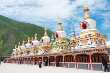 Yushu(Jyekundo), Çin - 13 Temmuz 2014: Mani Tapınağı (Mani Yuan). Yushu, Qinghai, Çin'in Tibet kentin ünlü bir dönüm noktası.