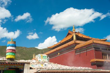 Yushu(Jyekundo), Çin - 12 Temmuz 2014: Mani Tapınağı (Mani Yuan). Yushu, Qinghai, Çin'in Tibet kentin ünlü bir dönüm noktası.