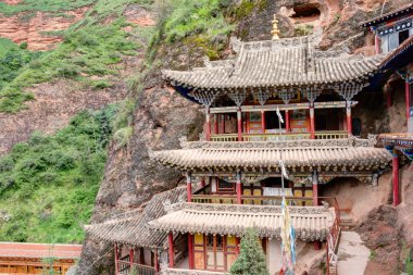 Pingan, Çin - 9 Temmuz 2014: Shazong Ritod Monastery(Xiazongsi). bir ünlü manastır Pingan, Qinghai, Çin.