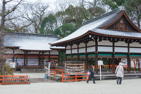 Kyoto, Japán - jan 12 2015: shimogamo-Csokit vagy csalunk Xtreme szentély. a híres szentély (unesco Világörökség) az ősi város Kyoto, Japán. — Stock Fotó