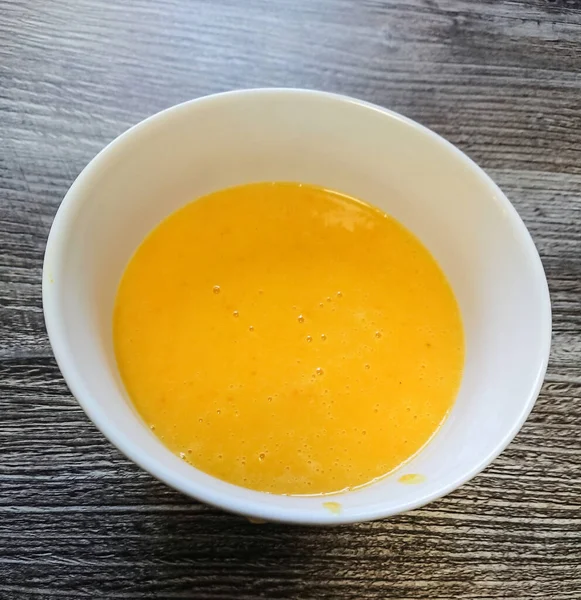 Belle Soupe Citrouille Crème Colorée Dans Une Assiette Gros Plan — Photo