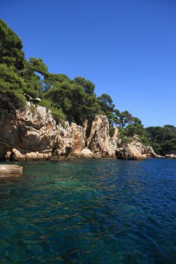 antibes Akdeniz deniz üzerinde kayalık sahil şeridi