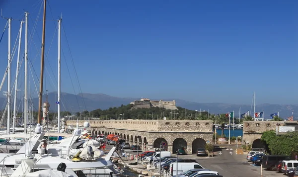 ANTIBES, FRANCE - AUG 27, 2014: fortress of Port Vauban — Stock Photo, Image