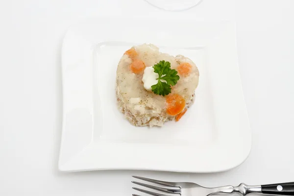 Aspic de frango com cenouras em forma de coração — Fotografia de Stock