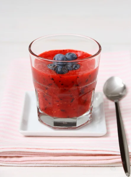 Morango Blueberry Shake, foco suave — Fotografia de Stock