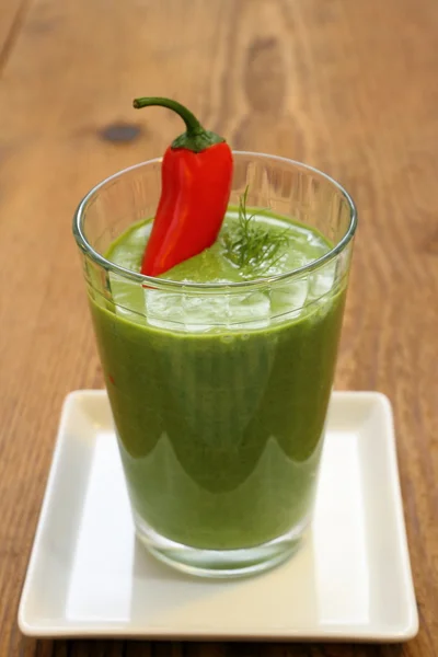 Spinach smoothie and sweet red pepper — Stock Photo, Image