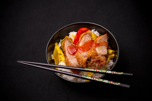 Entenbrust mit Currygemüse auf Reis — Stockfoto