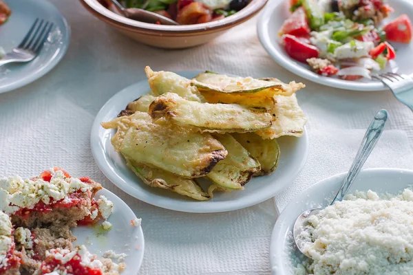 Grillad vit zucchini, grekiska restauranger — Stockfoto