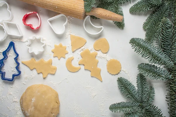 Las galletas hacen masa en casa para Navidad —  Fotos de Stock