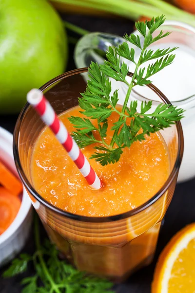 Havuç portakal smoothie.