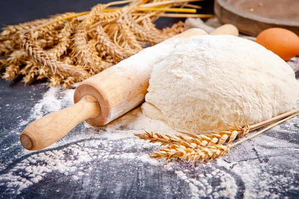 Baking background with dough — Stock Photo, Image