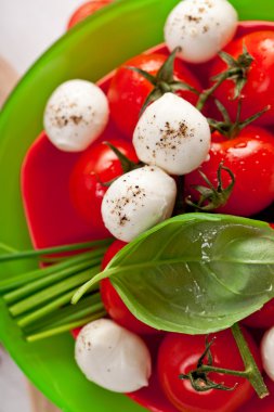 Caprese salatası