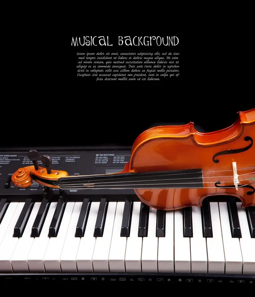 Teclas de violino e piano — Fotografia de Stock