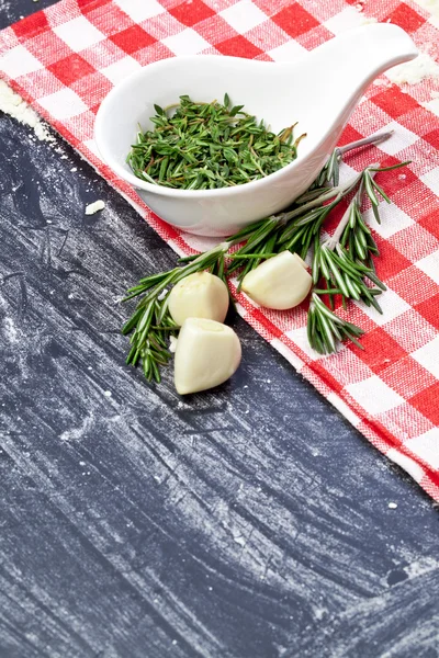 Garlic clove and rosemary — Stock Photo, Image
