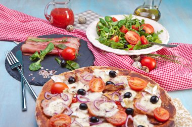 Kuru tedavi jambon pizza