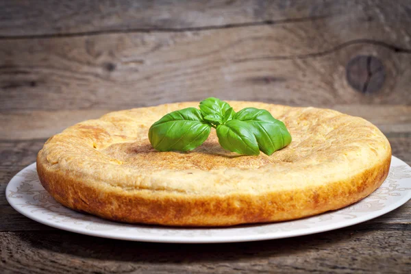 Russian homemade pie with potatoes and meat — Stock Photo, Image
