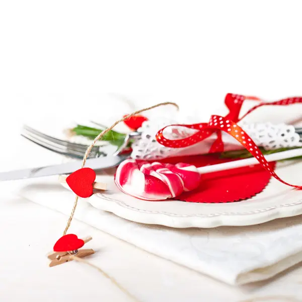 Dia dos Namorados configuração de mesa com placa — Fotografia de Stock