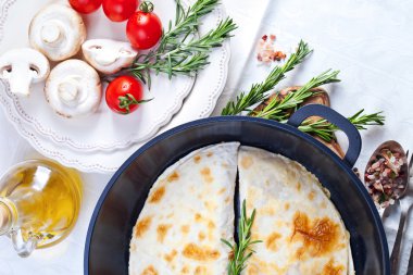 Et doldurma ile Meksika tortilla