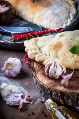 İtalyan pasta peynir ve et ile doldurulmuş