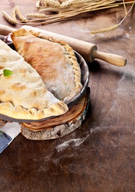 İtalyan pasta peynir ve et ile doldurulmuş