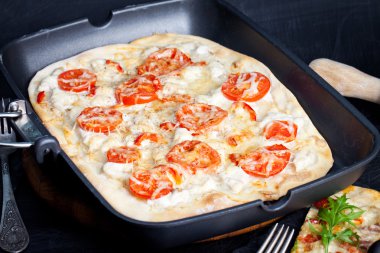 Kara günü taze pizza