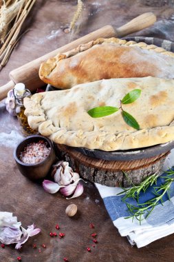 İtalyan pasta peynir ve et ile doldurulmuş