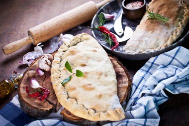 İtalyan pasta peynir ve et ile doldurulmuş