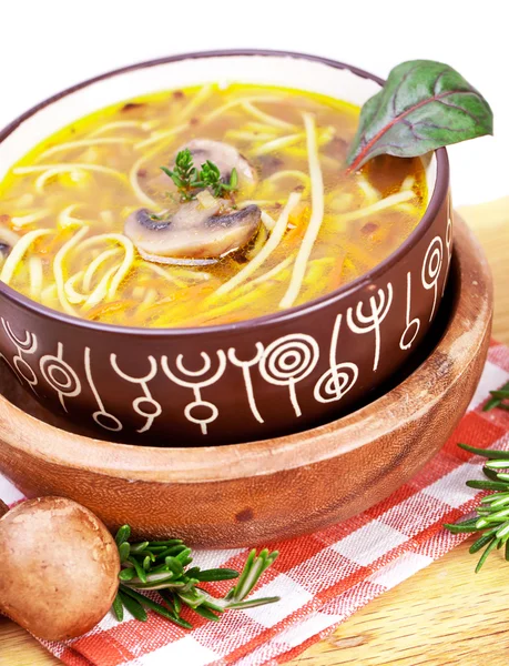 Sopa com macarrão e cogumelos — Fotografia de Stock