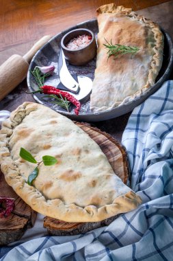 İtalyan pasta peynir ve et ile doldurulmuş