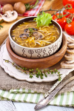 erişte ve mantar çorbası