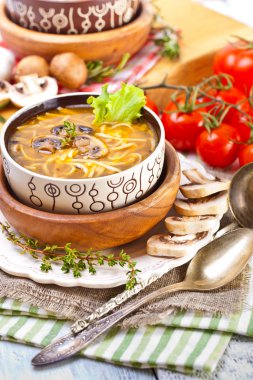 erişte ve mantar çorbası