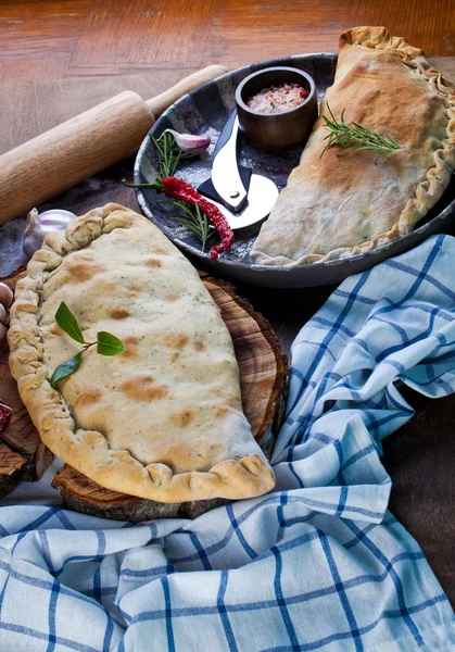 İtalyan pasta peynir ve et ile doldurulmuş — Stok fotoğraf