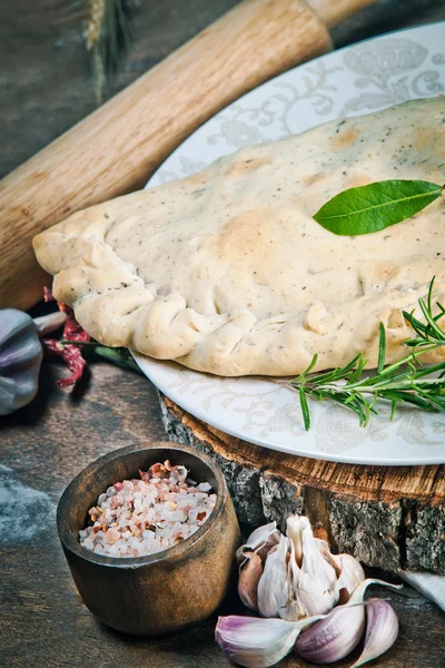 Pasticceria italiana ripiena di formaggio e carne — Foto Stock