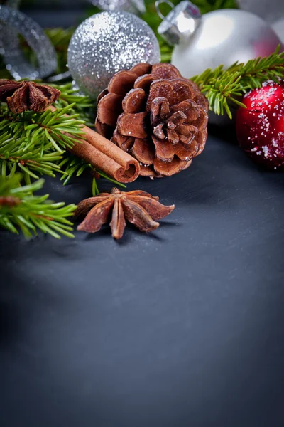 Décorations de Noël sur fond en bois — Photo