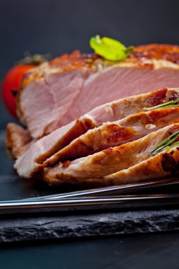 Dilimlenmiş domuz pastırması blok