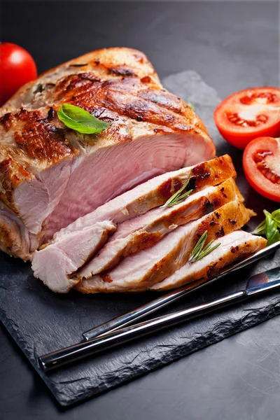 Dilimlenmiş domuz pastırması blok