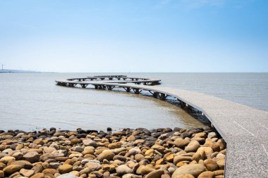 Hsinchu, Tayvan 'ın Siangshan Bataklıkları' ndaki patika..