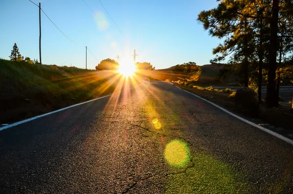 Uzun süre yalnız yol — Stok fotoğraf