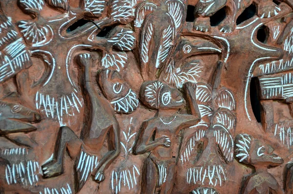 Antikes geschnitztes Holz Flachrelief — Stockfoto