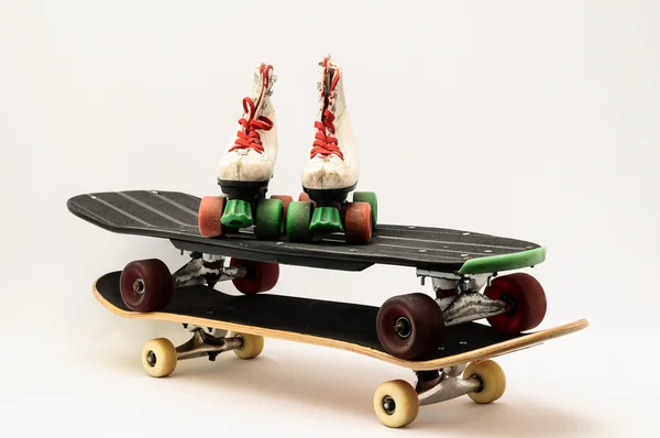 Altes gebrauchtes Holzskateboard — Stockfoto