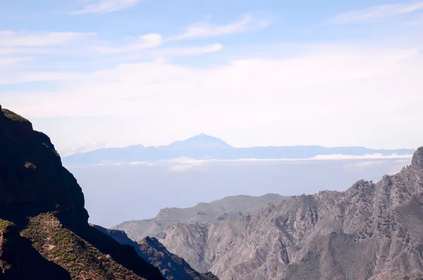 Blick auf den El Teide Vulkan auf Teneriffa — Stockfoto