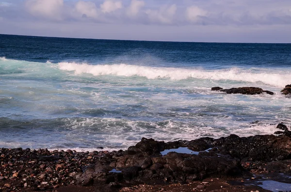 Playa de la costa seca de lava —  Fotos de Stock