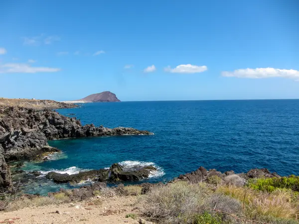 Playa de la costa seca de lava — Foto de Stock