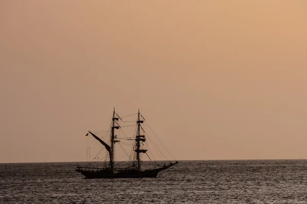 Sail Boat Silhouette  at Sunset — Stock Photo, Image