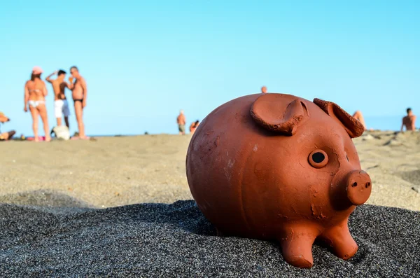 Piggy Bank on the Sand Beach — Stock Photo, Image