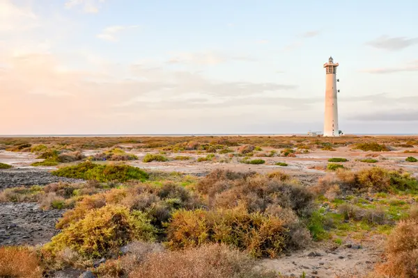 Old Lighthouse near the Sea — Stock Photo, Image