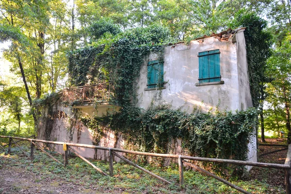 Maison abandonnée Extérieur — Photo