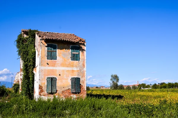 Maison abandonnée Extérieur — Photo