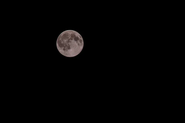 Luna en el cielo nocturno —  Fotos de Stock